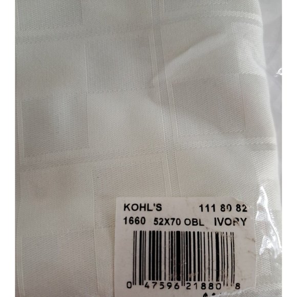 Kohls Tablecloth NEW Ivory Spill Proof Checked Square Oblong 52 x 70 Microfiber - Picture 7 of 7